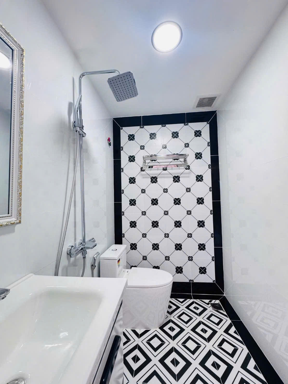 BÁN NHÀ NGAY CÔNG VIÊN GIA ĐỊNH – 33MV 5 TẦNG FULL NỘI THẤT 6,9 TỶ. LH:0908120770