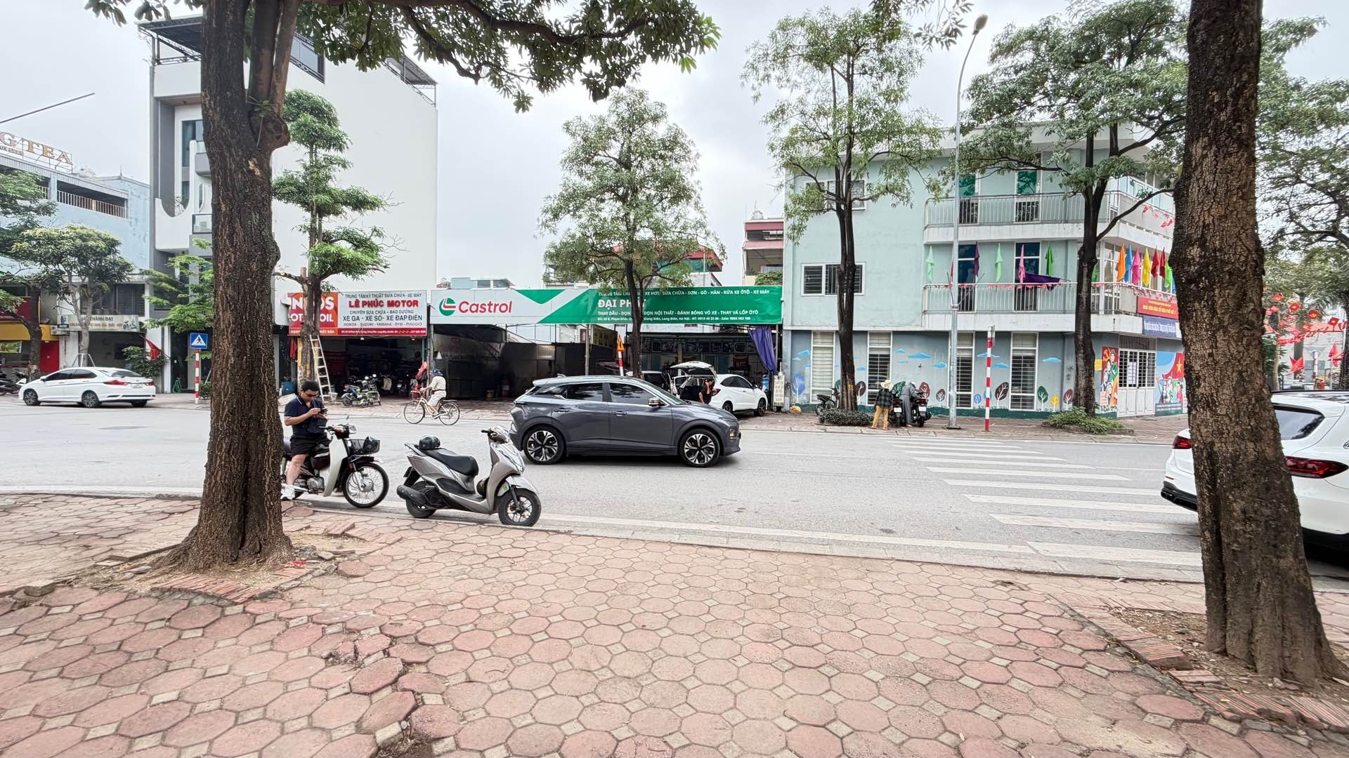 BÁN ĐẤT VIỆT HƯNG 91M2- MT 7m- MẶT PHỐ SIÊU ĐẸP- VỈA HÈ ĐÁ BÓNG- 34.x Tỷ