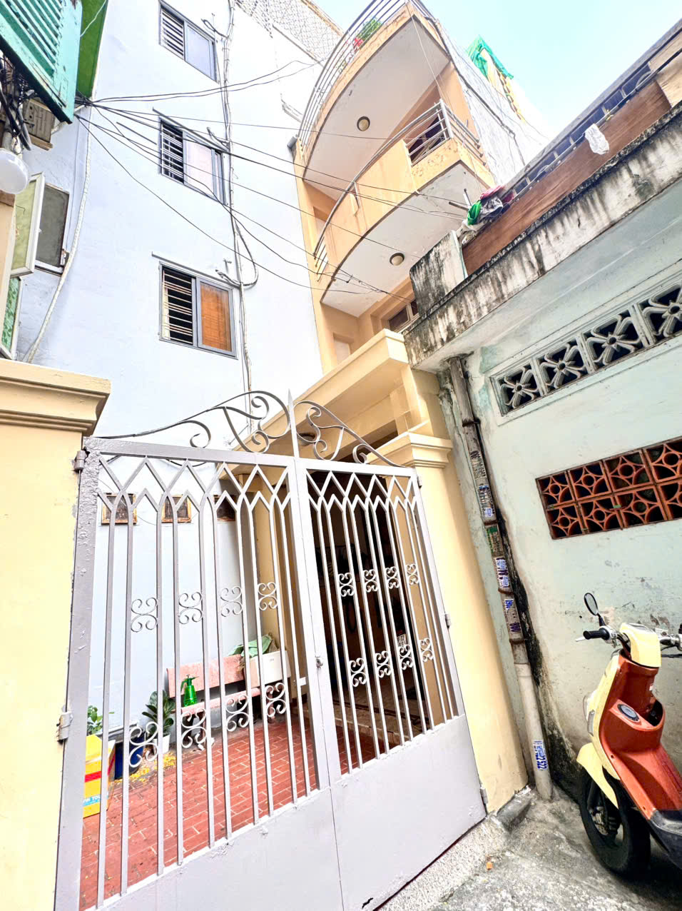 BÁN NHÀ 4 TẦNG HXH Đ.LÊ THÁNH TÔN, QUẬN 1- DT 64M2 FULL THỔ CƯ- CHỈ 19T- VIEW TRỰC DIỆN CHỢ BẾN THÀNH HIẾM CÓ- 0938676685 GIANG GIANG