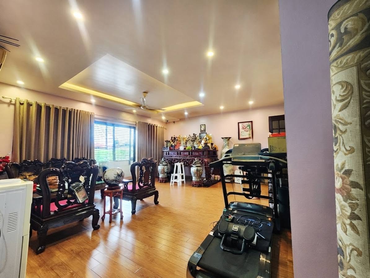 Bán nhà Lò Đúc ngõ rộng thoáng, 43m2, mặt tiền 8.9m, 16.4 tỉ, cách 1 nhà ra phố