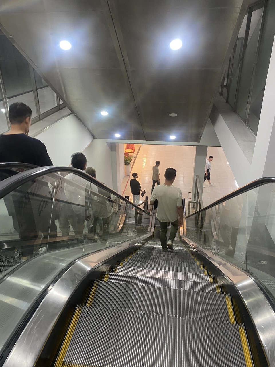 Cho thuê sàn Văn Phòng 500m2 tại sàn thương mại Mipec 229 Tây Sơn, Đống Đa, Hà Nội