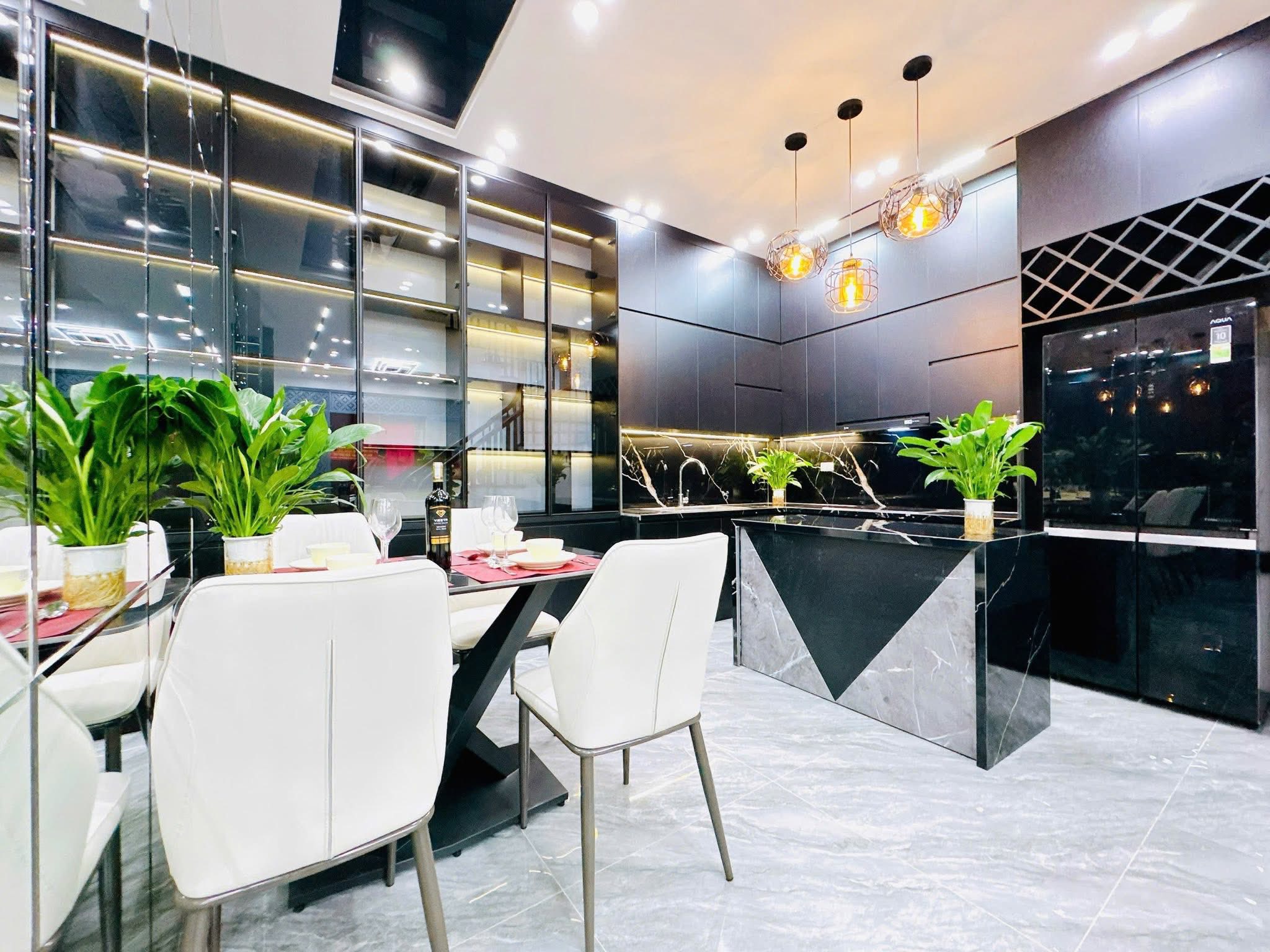 Chính chủ bán nhà phố La Thành, 22m 5 tầng, lg, 100m ra ô tô, 5.4 tỷ 0973256699-3