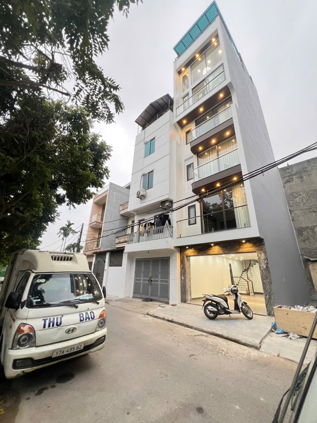 BÁN NHÀ CỔ LINH 50M2- 7 Tầng THANG MÁY- GARA Ô TÔ- 19.x Tỷ