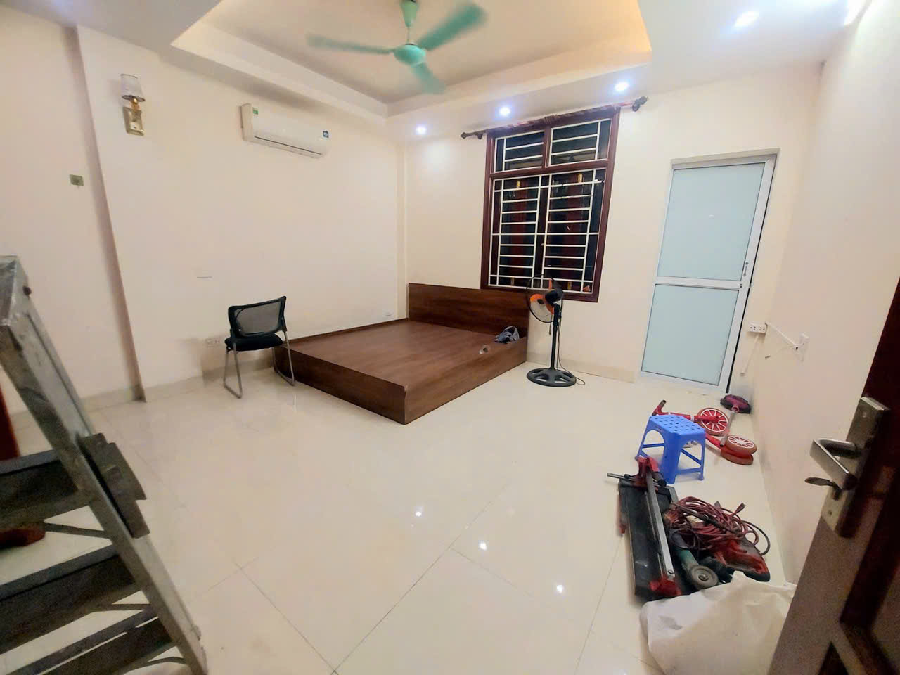 CHÍNH CHỦ CHO THUÊ CĂN HỘ CHUNG CƯ 100M2 TẠI NGÕ 86 TÔ VĨNH DIỆN - THANH XUÂN
