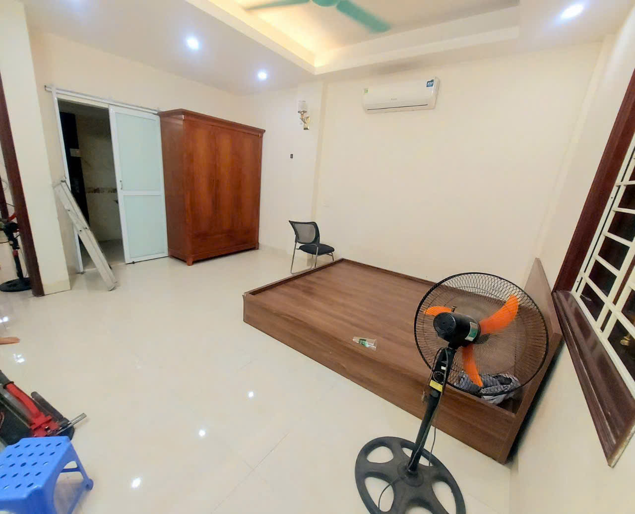 CHÍNH CHỦ CHO THUÊ CĂN HỘ CHUNG CƯ 100M2 TẠI NGÕ 86 TÔ VĨNH DIỆN - THANH XUÂN
