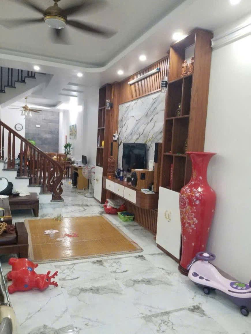 CHÍNH CHỦ CẦN BÁN  NHÀ CÓ VỊ TRÍ ĐẸP TẠI MẶT TIỀN ĐƯỜNG NGÔ THẾ VINH - PHƯỜNG LỘC HÒA - TP.NAM ĐỊNH