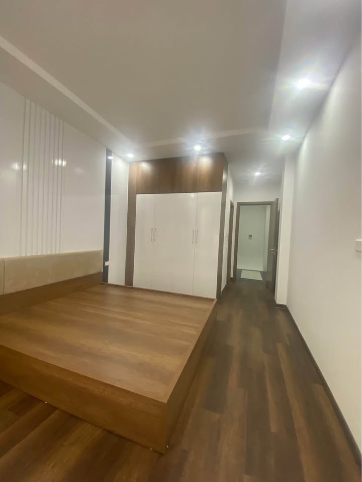 BNAF NHÀ PHỐ HOÀNG HOA THÁM GẦN PHỐ Ở SƯƠNG .