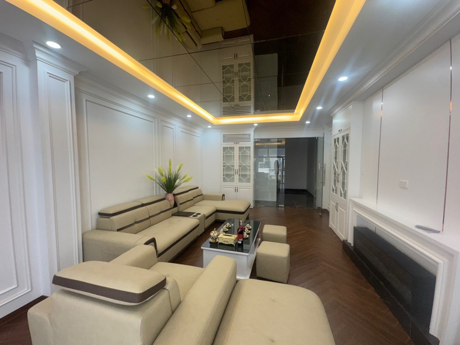 BÁN NHÀ PHÚC ĐỒNG 50M2- 7 Tầng THANG MÁY- GARA Ô TÔ- Ở SƯỚNG- 17.5 Tỷ