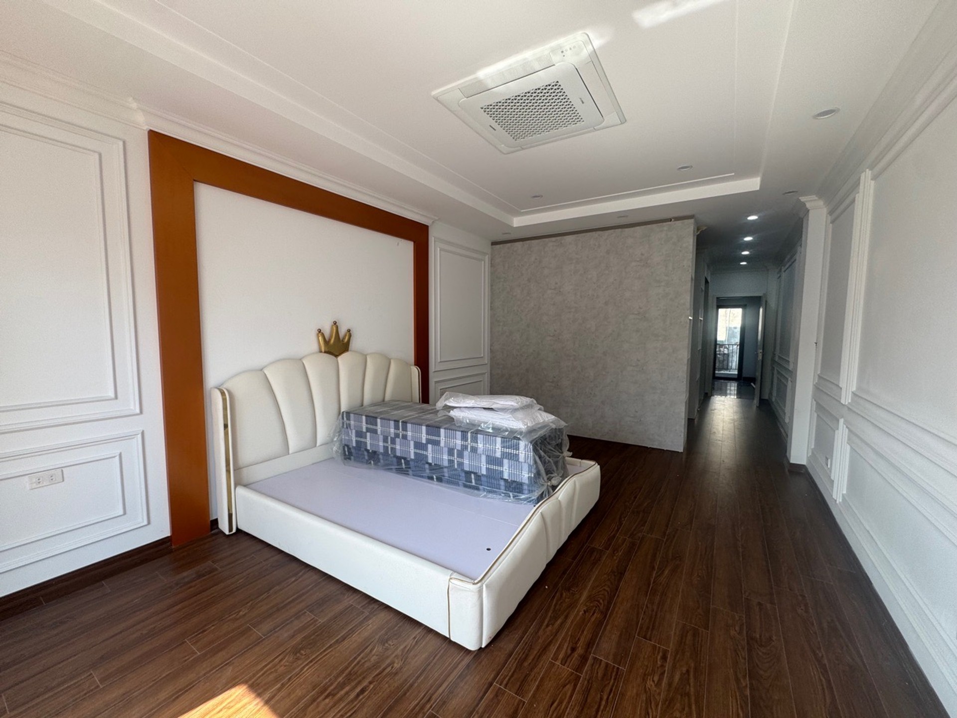 BÁN NHÀ PHÚC ĐỒNG 50M2- 7 Tầng THANG MÁY- GARA Ô TÔ- Ở SƯỚNG- 17.5 Tỷ