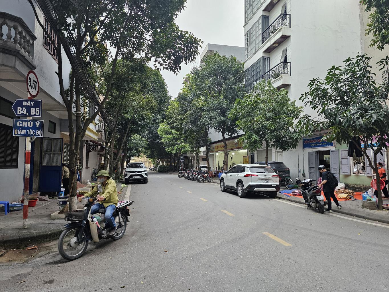 BÁN NHÀ PHÚC ĐỒNG 50M2- 7 Tầng THANG MÁY- GARA Ô TÔ- 17.5 Tỷ