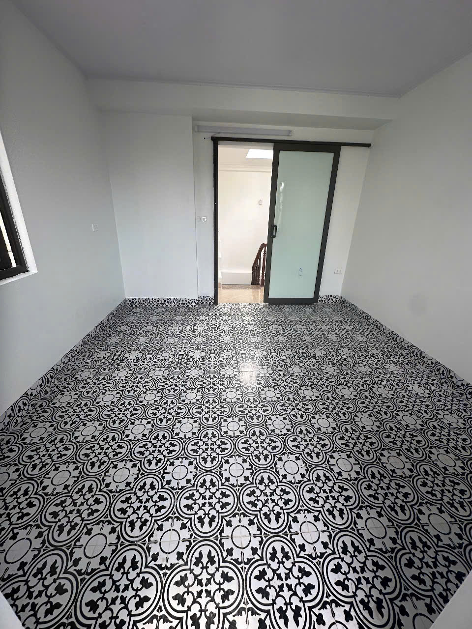Chính chủ cần bán nhà 5 tầng tại đường Hồ Tùng Mậu - Ô tô gần - An cư trung tâm - Full nội thất-3