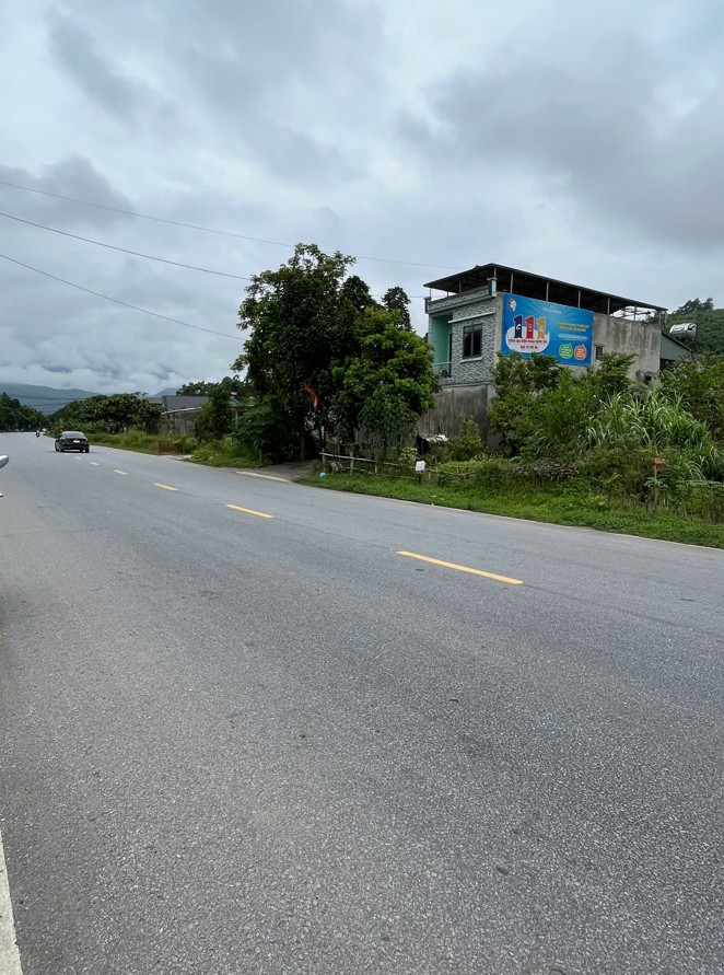 Cắt lỗ sâu đất mặt Quốc lộ 2 Km26 Việt Lâm, Vị Xuyên, Hà Giang - 100m2 thổ cư, giá nào cũng bán