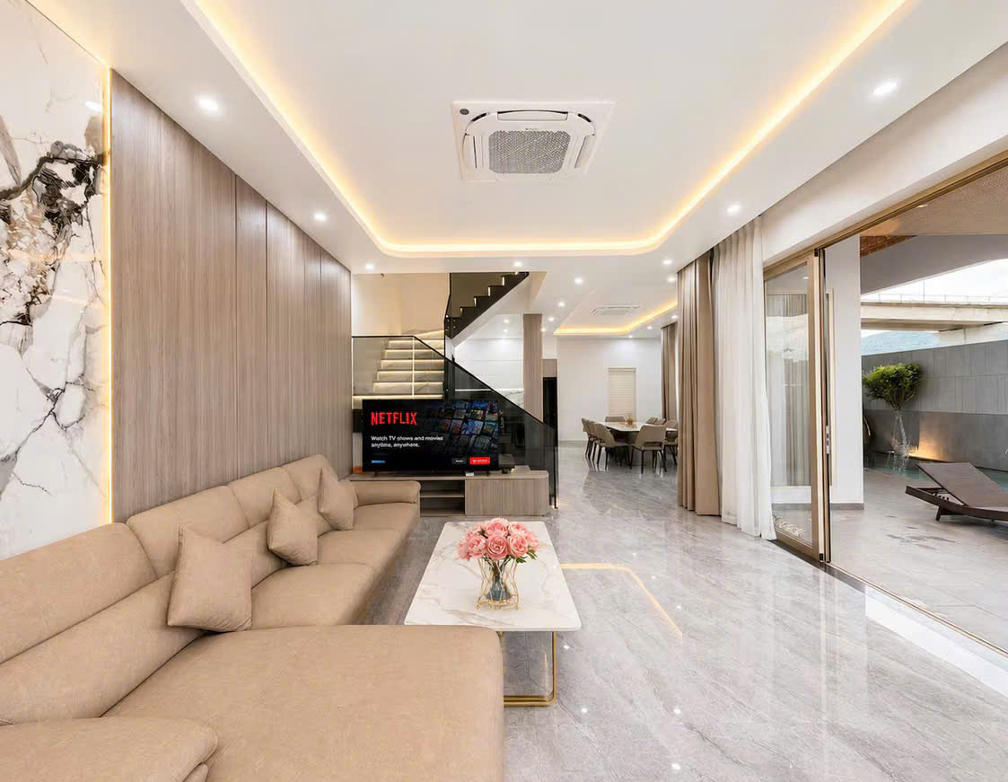 NHÀ ĐẸP 4 TẦNG SAU LƯNG CĂN MẶT TIỀN LÂM HOÀNH. LH 0905233234