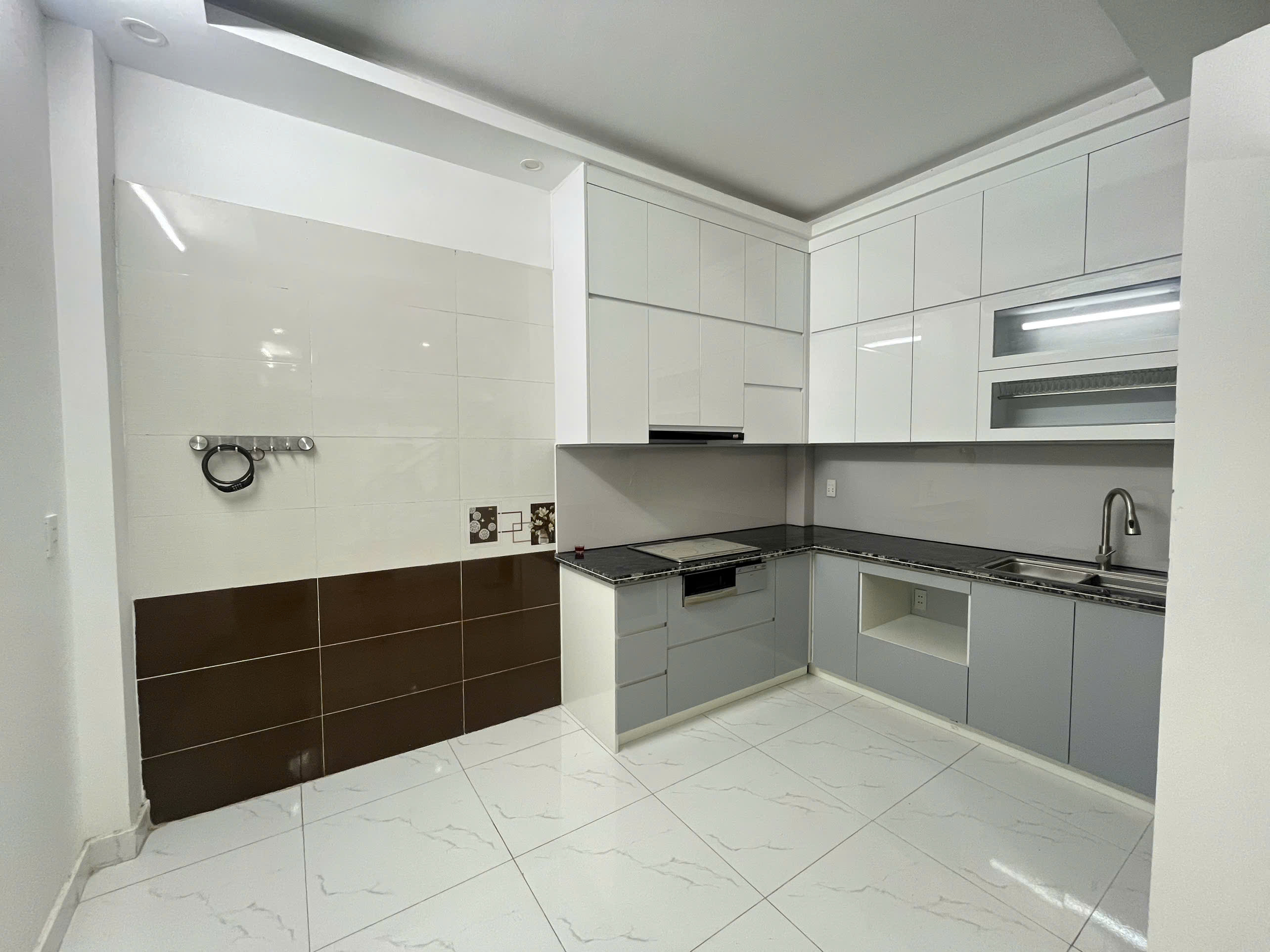 BÁN NHÀ 3 TẦNG – PHẠM HỮU ĐIỀU, LÊ CHÂN