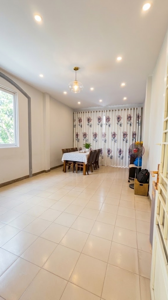Bán nhà hẻm Ô tô Võ Văn Tần, QUẬN 3, DT 3.8 x 20m (82 m2), giá 17.9 tỷ
