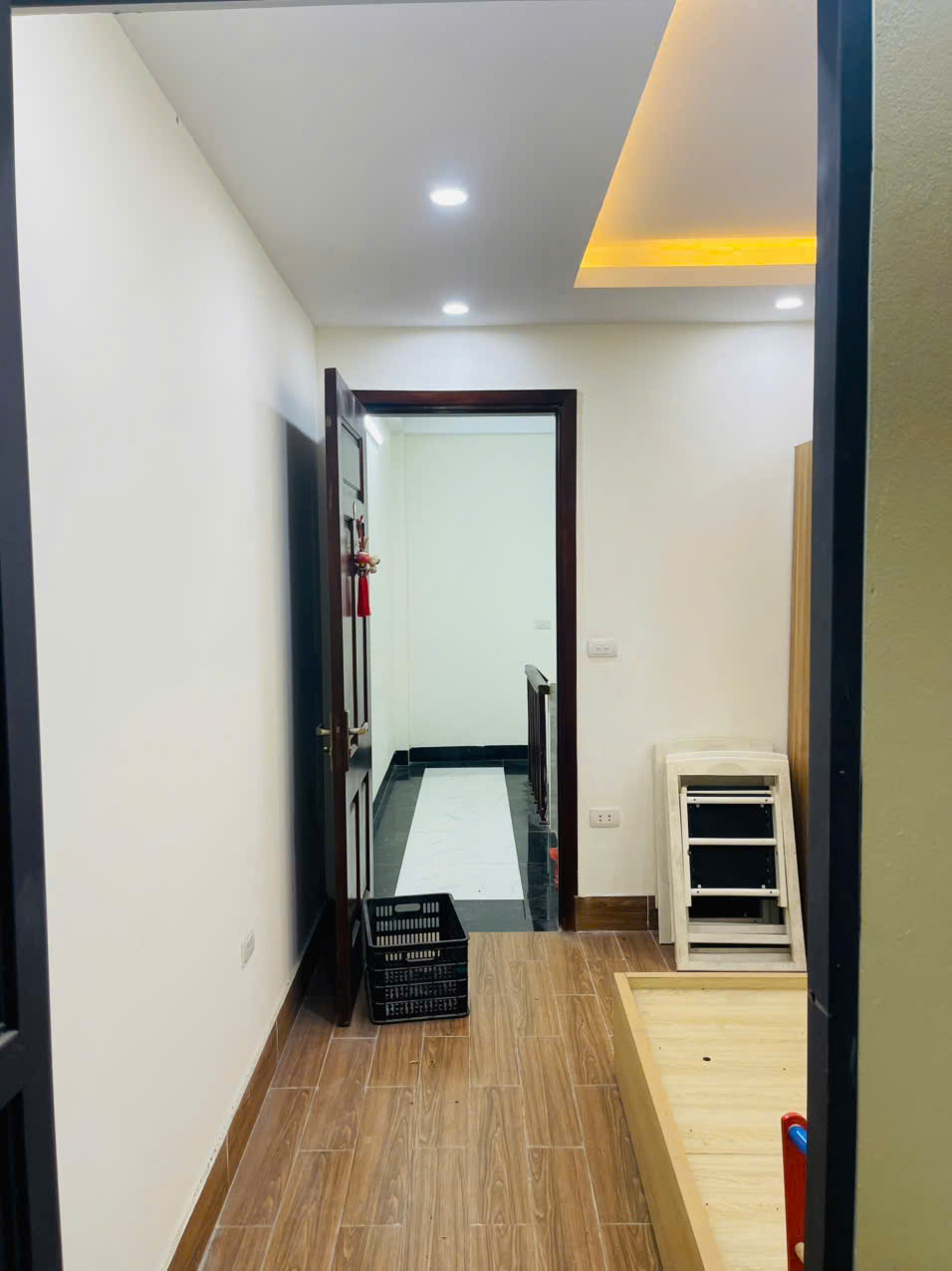 NHÀ ĐẸP GIÁP NHỊ – 6 TẦNG – Ô TÔ ĐỖ CỬA – HAI THOÁNG – Ở NGAY   lh 0975124520-4