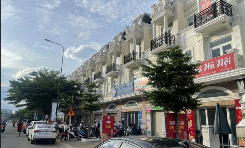 Chính chủ cho thuê mặt bằng Dĩ An, mặt tiền đường 25m, 3 tầng 245 m2, 22 triệu/tháng-3