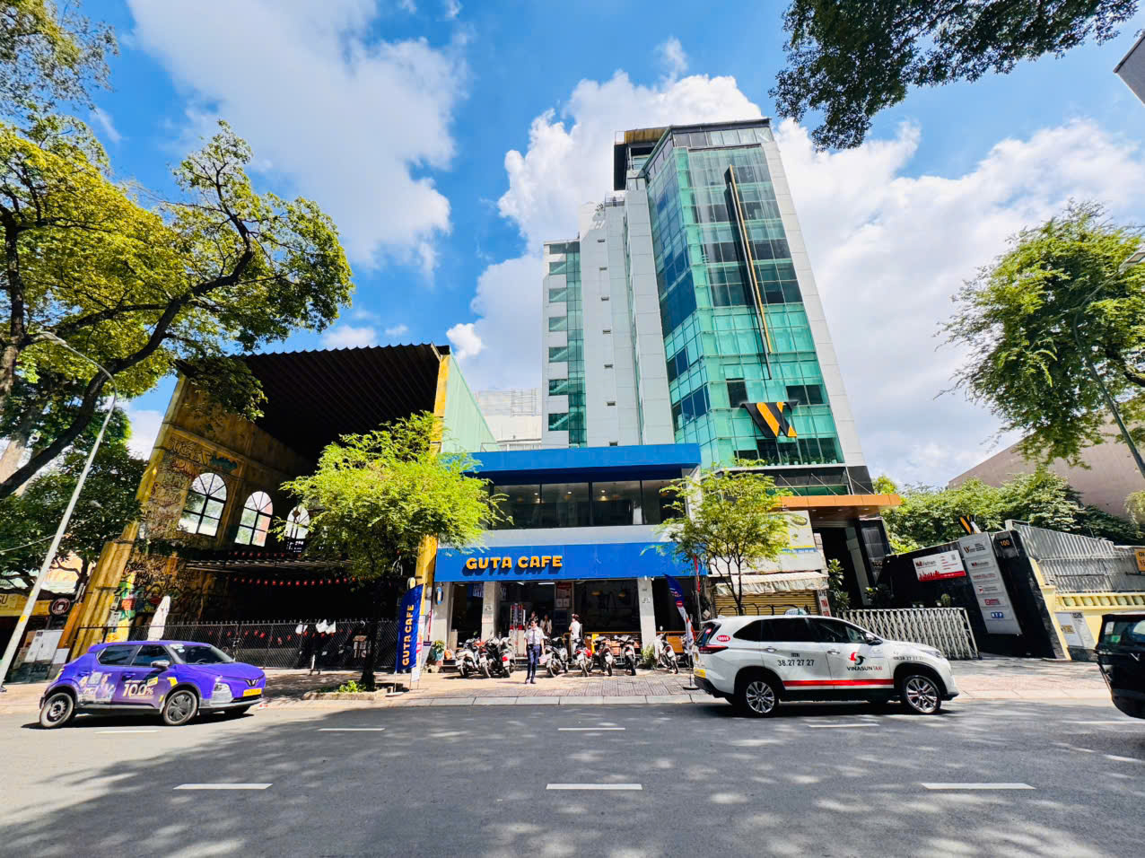 QUẬN 3: SIÊU PHẨM KHAN HIẾM BÁN NHÀ 2 TẦNG MẶT TIỀN NGUYỄN THỊ MINH KHAI, P.XUÂN HÒA- DT 234M2 NGANG 14,2M*21,6M- CHÍNH CHỦ 0938676685 GIANG GIANG