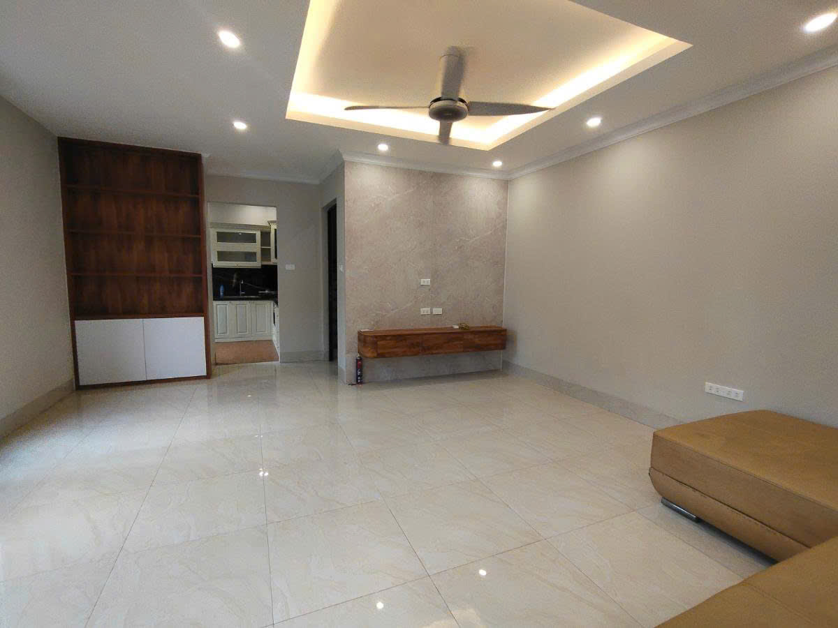 BẮC TỪ LIÊM, CẦU DIỄN,LÔ GÓC,OTO TRÁNH, KINH DOANH, 45M*5T,7ty, rẻ hơn 20% năm ngoái