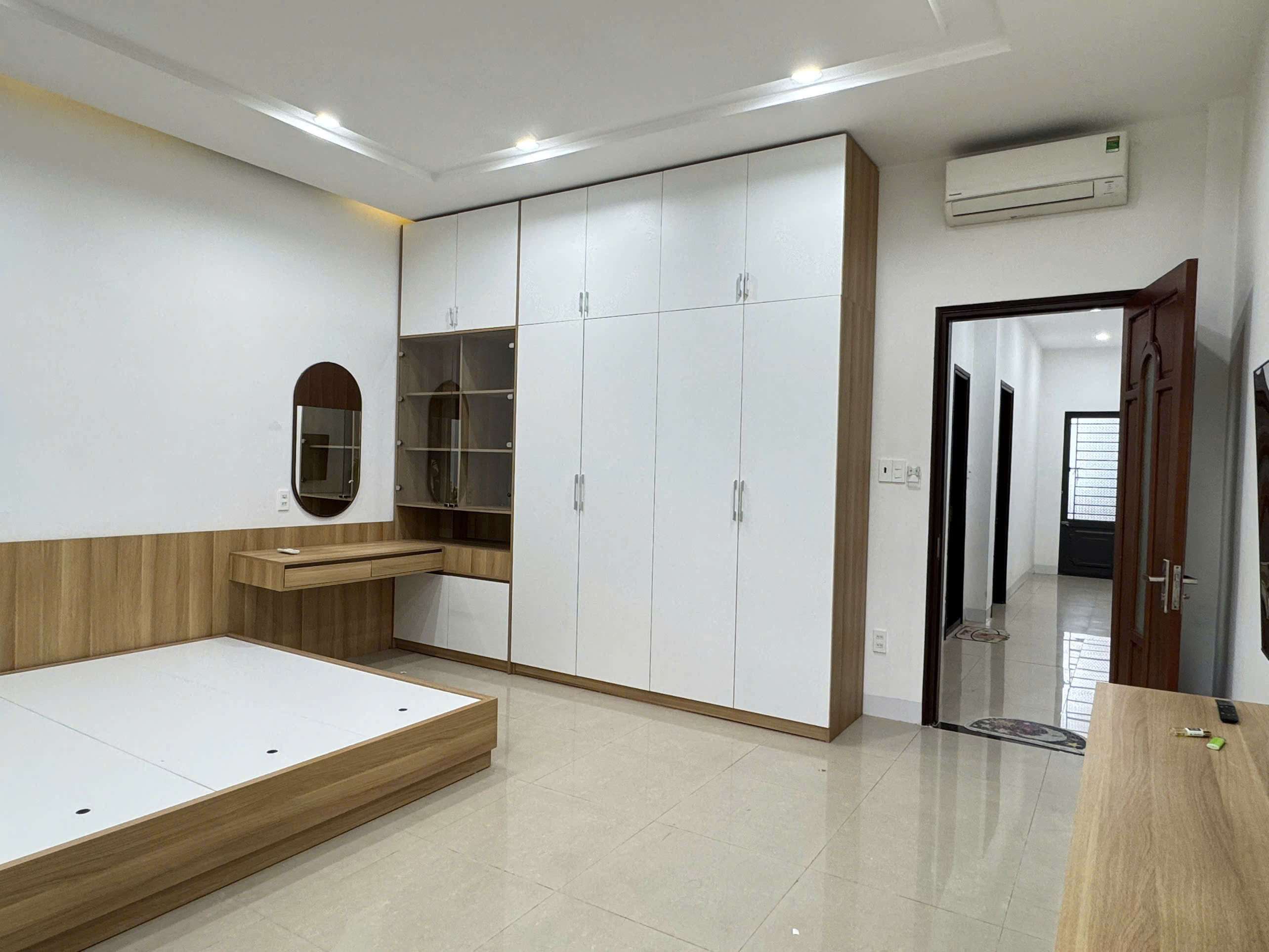 NHÀ ĐẸP 2 TẦNG 2 MÊ MẶT TIÊN ĐƯỜNG NGUYỄN KHANG-3