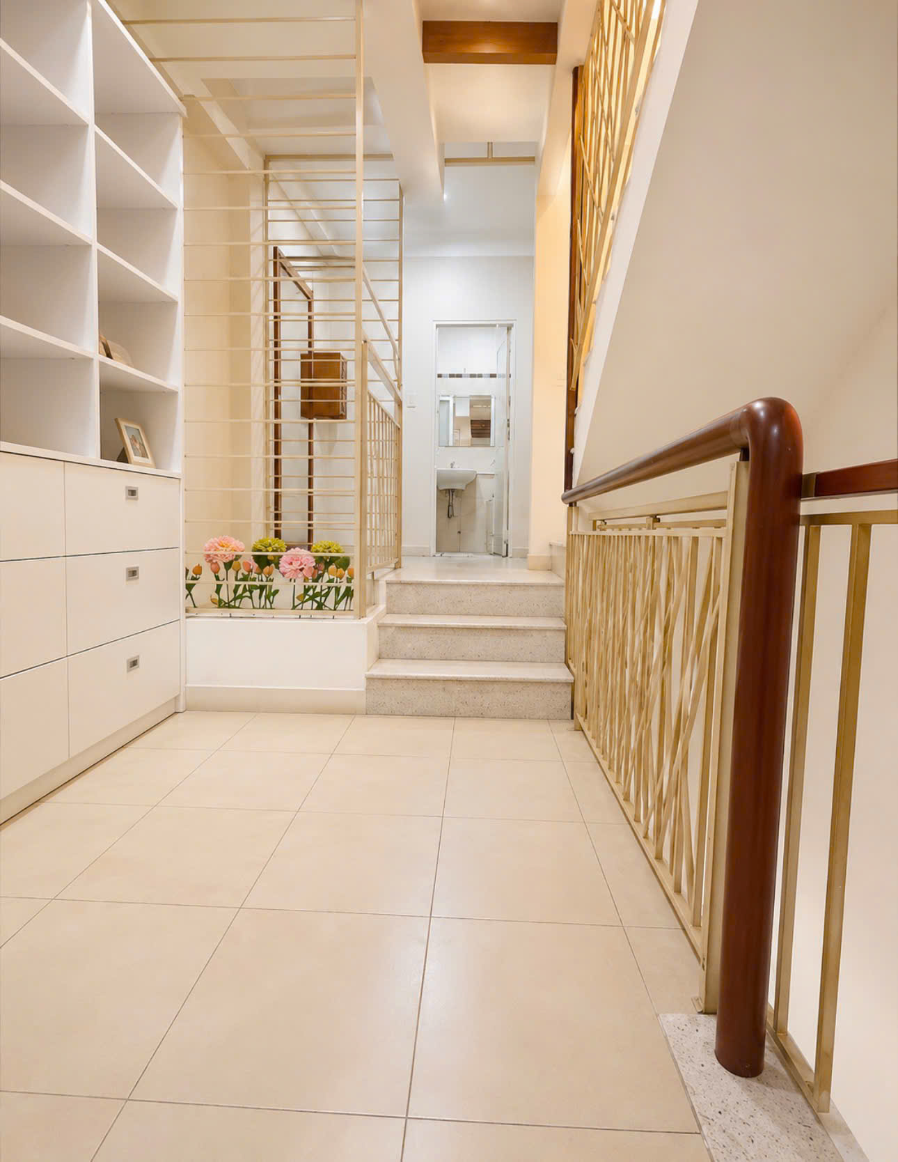 NHƯ MẶT TIỀN GẦN KHU CƯ XÁ VIP QUẬN 10 - ĐƯỜNG 8M THÔNG - 2 MẶT HẺM CÓ GIẾNG TRỜI SÁNG SỦA - 48M²