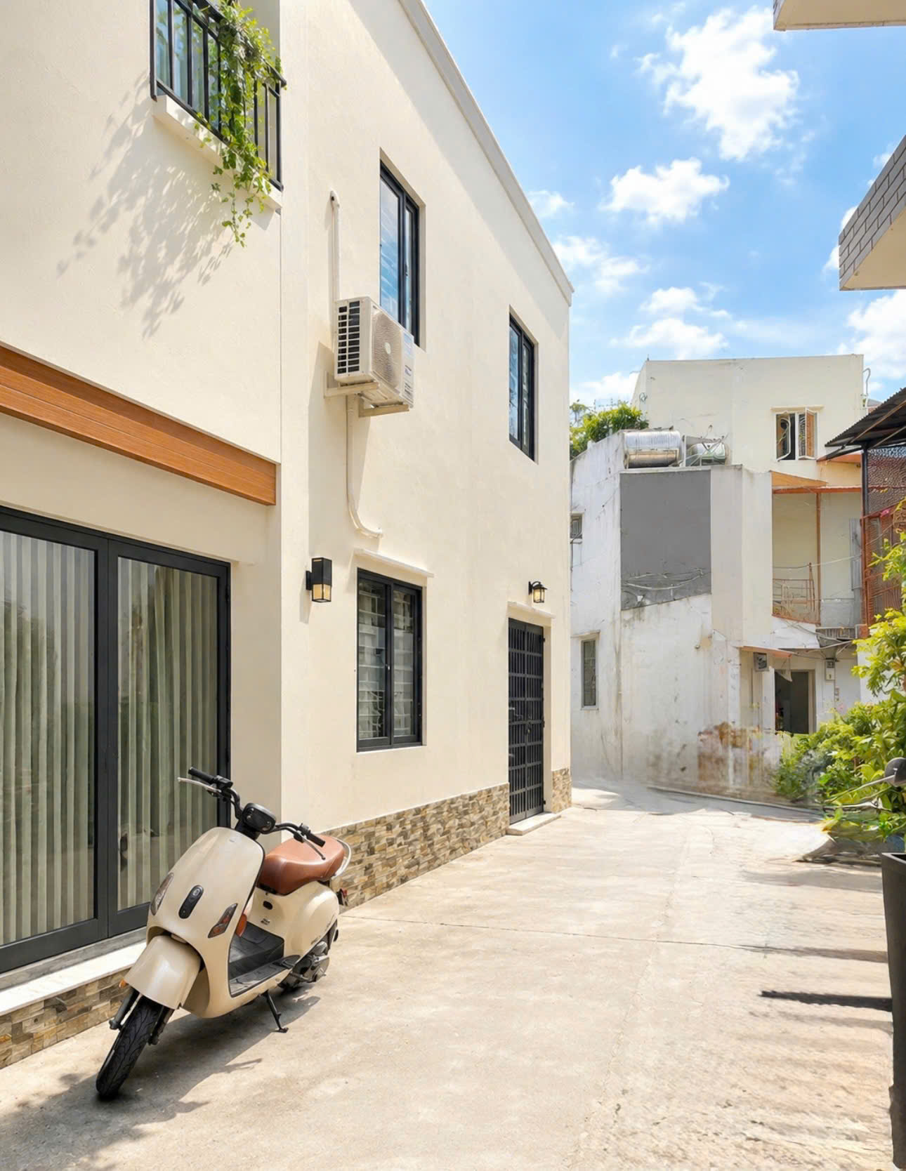 SÁT TRỤC TÔ HIẾN THÀNH QUẬN 10 - NGANG 4.5M NỞ HẬU - 2 MẶT HẺM THOÁNG MÁT - 55M²