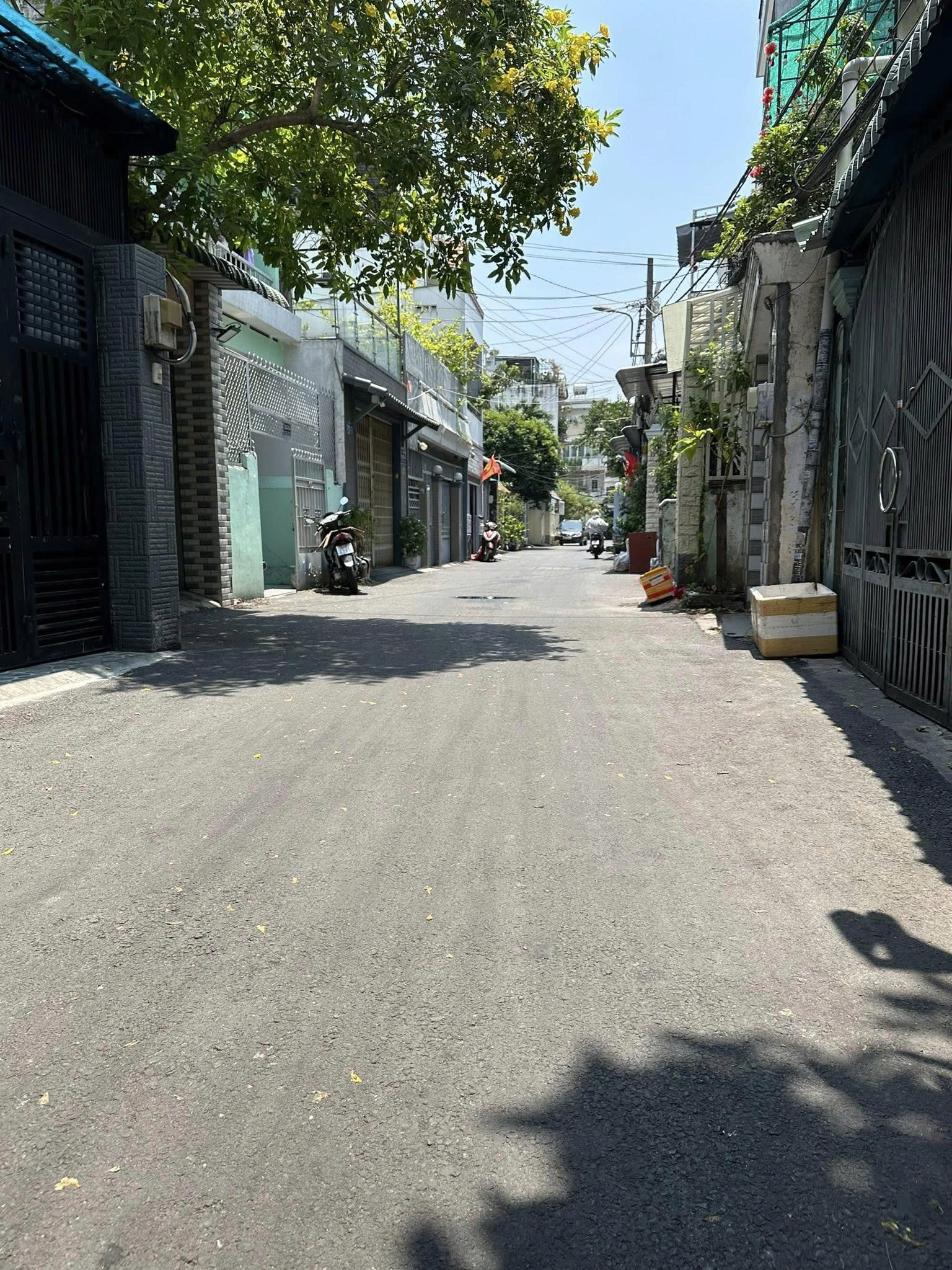 Bán nhà Hẻm 6m Lê Quang Định - giao Phạm Văn ĐỒng, 4,8x23m, 3 Tầng - 4PN, hạ 16,5 Tỷ.