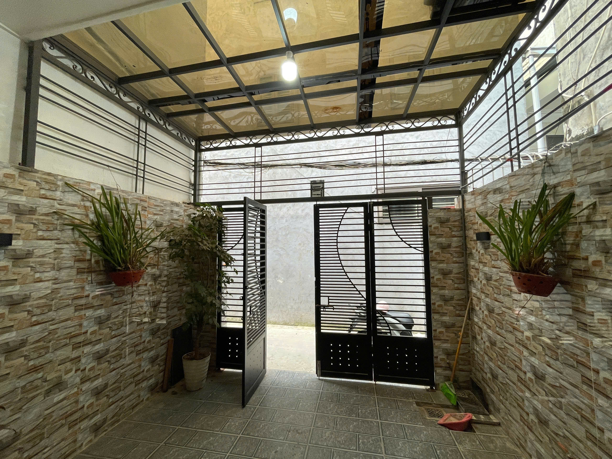 BÁN NHÀ ĐẸP 430 TRẦN NGUYÊN HÃN – FULL NỘI THẤT

Diện tích: 65m² sân cổng riêng 3 tầng độc lập