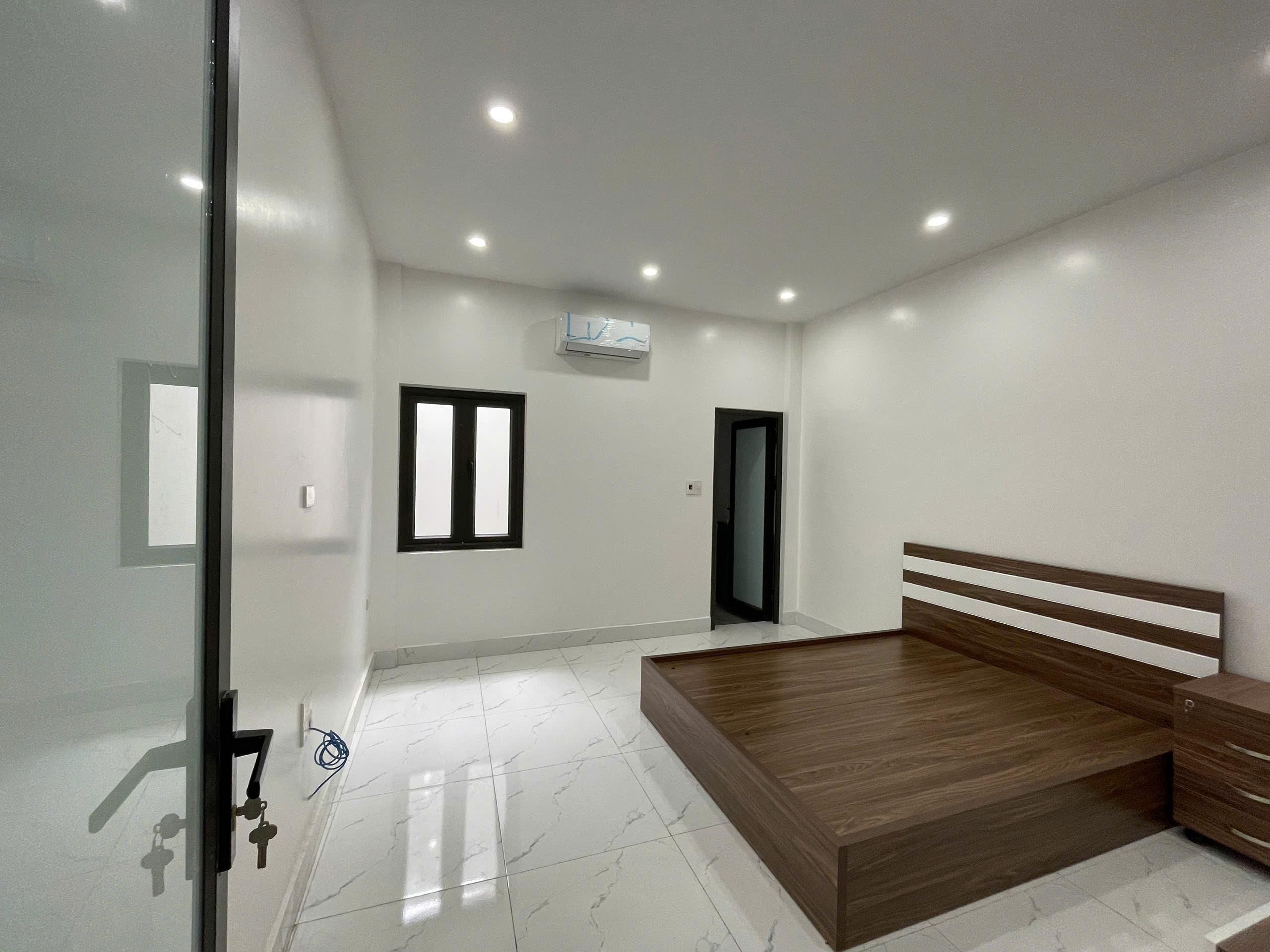 BÁN NHÀ ĐẸP 430 TRẦN NGUYÊN HÃN – FULL NỘI THẤT

Diện tích: 65m² sân cổng riêng 3 tầng độc lập-4