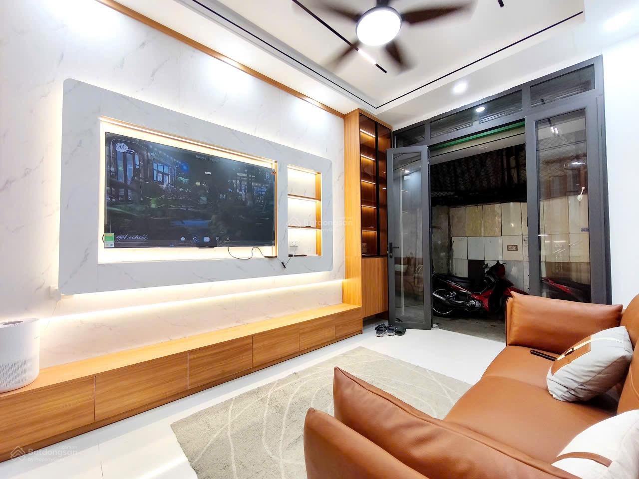 BÁN NHÀ 5 TẦNG FULL NỘI THẤT 2 MẶT NGÕ TẠI LÒ ĐÚC-CẢM HỘI