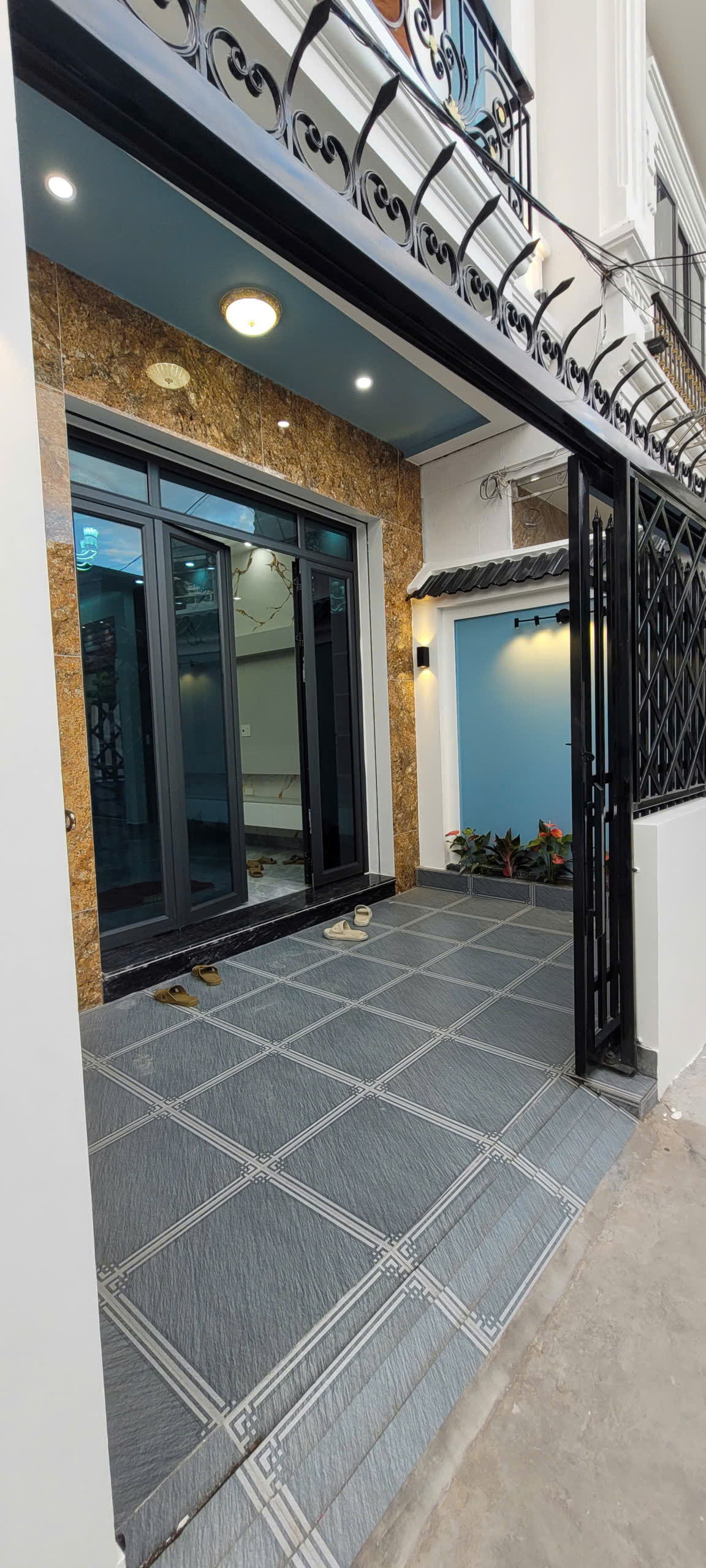 BÁN NHÀ XÂY MỚI LŨNG ĐÔNG, HẢI AN, HẢI PHÒNG  Ô TÔ ĐỖ CỬA, VỊ TRÍ ĐẸP