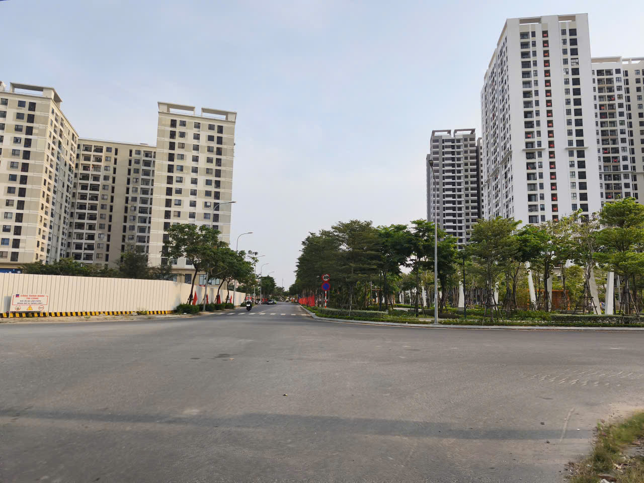 # Cặp Đất MT đường 7.5m Nguyễn Quý Anh, cạnh FPT, Sông Cổ Cò, 200m2, ngang 10m, 11.x tỷ