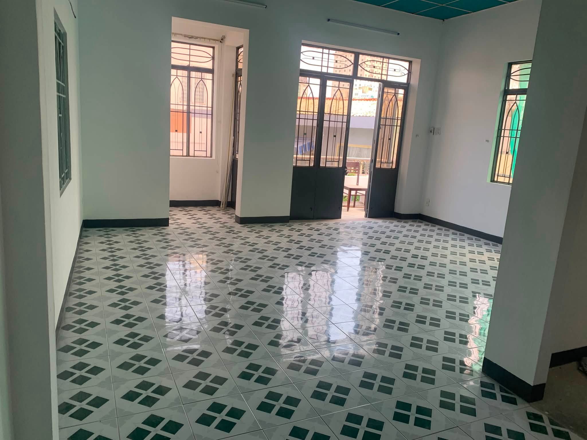 # Kiệt Lê Duẩn, 78m2, ngang hơn 6m, 3 tầng cực chắc, 3PN, sân xe, 4.1 tỷ