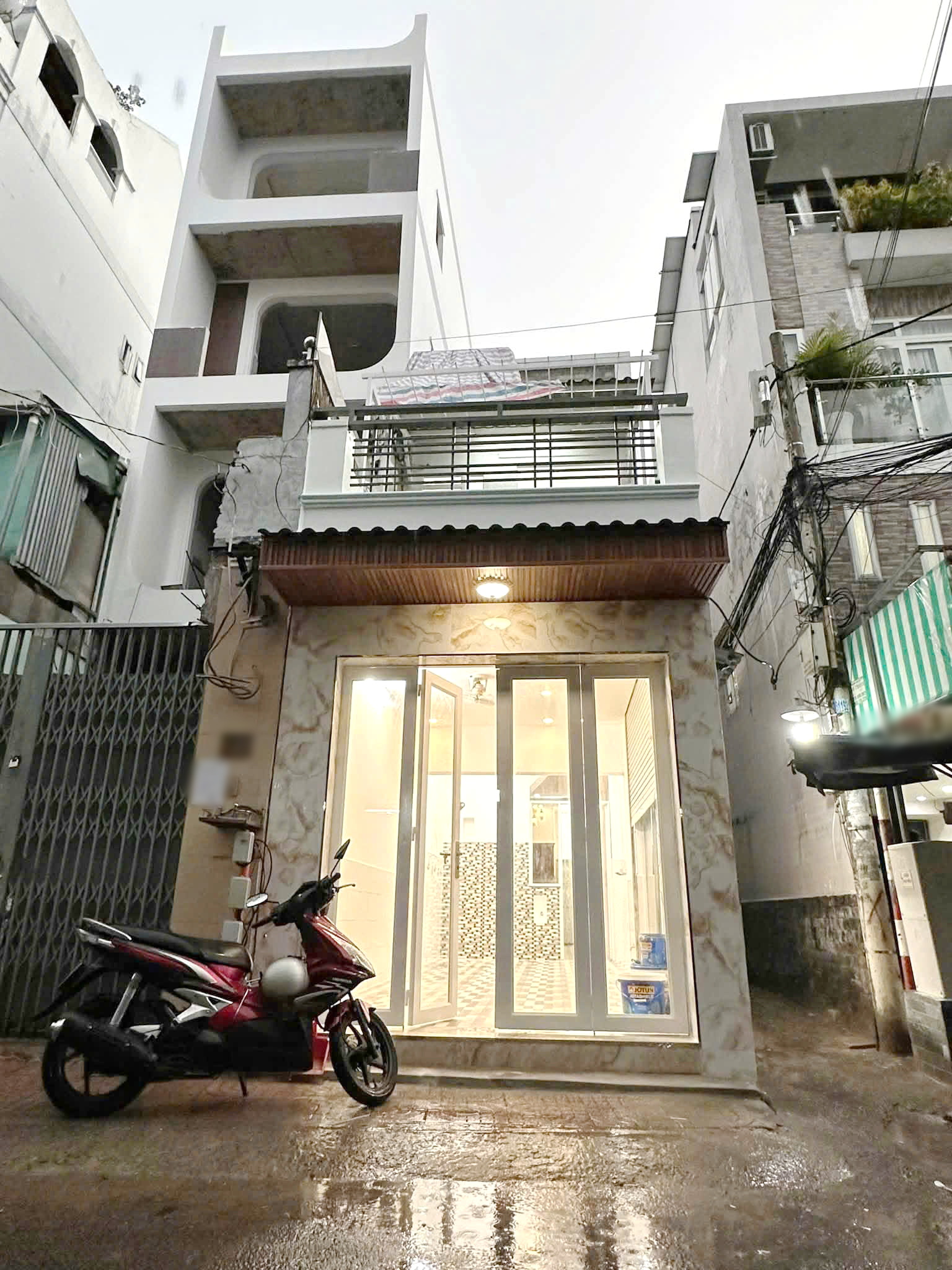 Nhà mới góc 2 tầng mặt tiền chợ Trần Văn Thành P8Q8. Giá: 5.39 tỷ