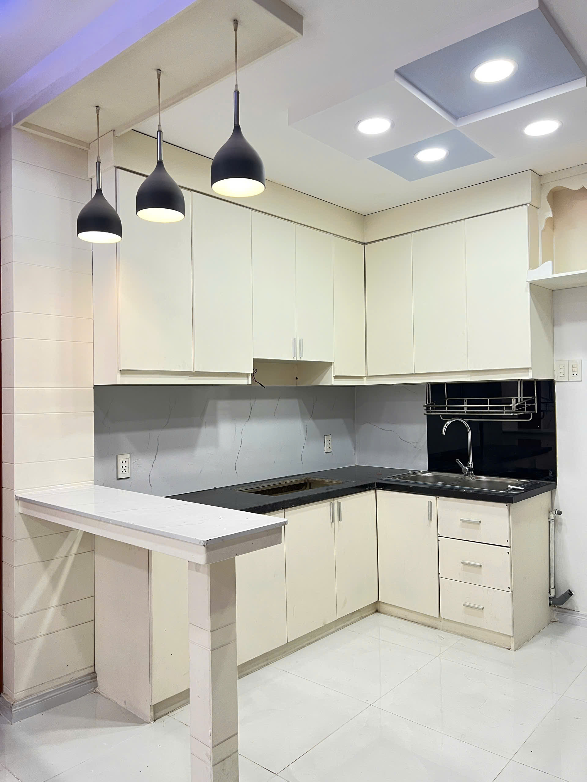 Nhà mới 2 tầng hẻm cụt đường Chánh Hưng P10Q8. Giá: 3.38 tỷ-3