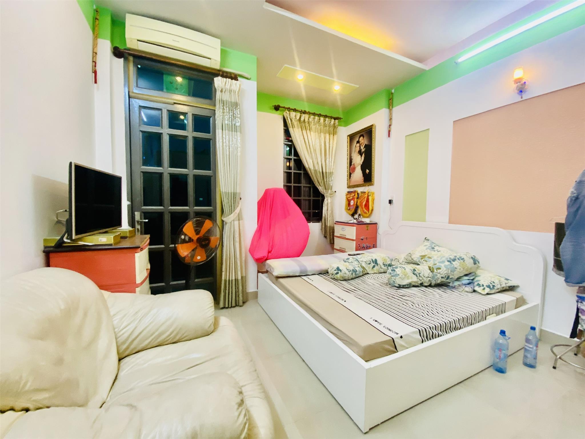 CHỦ GÂP BÁN HẠ CHÀO 3.2 TỶ, CHỈ CÒN 10.2 TỶ, NHÀ 4 TẦNG, 5 PHÒNG, DƯƠNG QUẢNG HÀM.