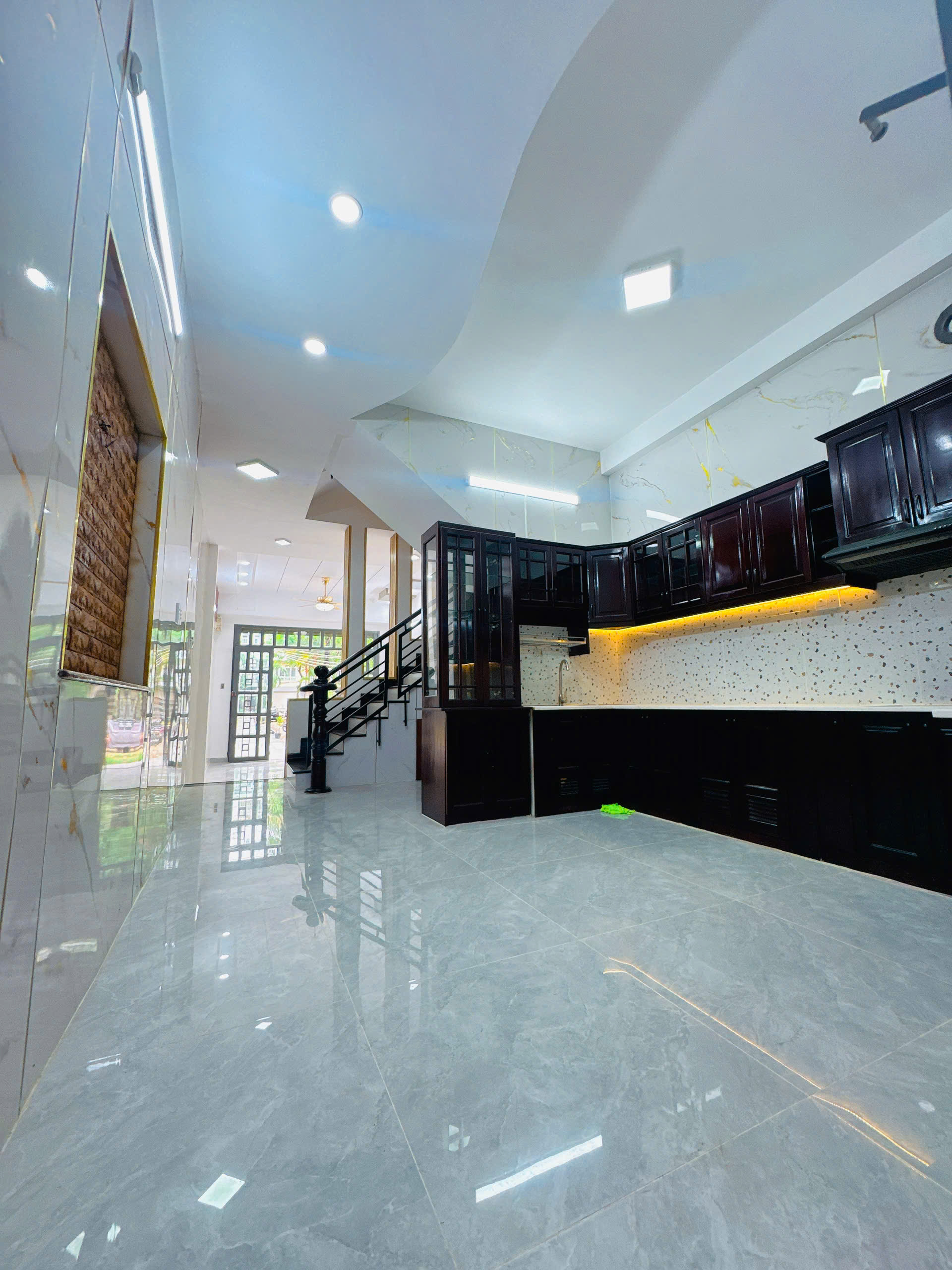 Nhà mặt tiền nội bộ khu VIP Bông Sao P5Q8-3