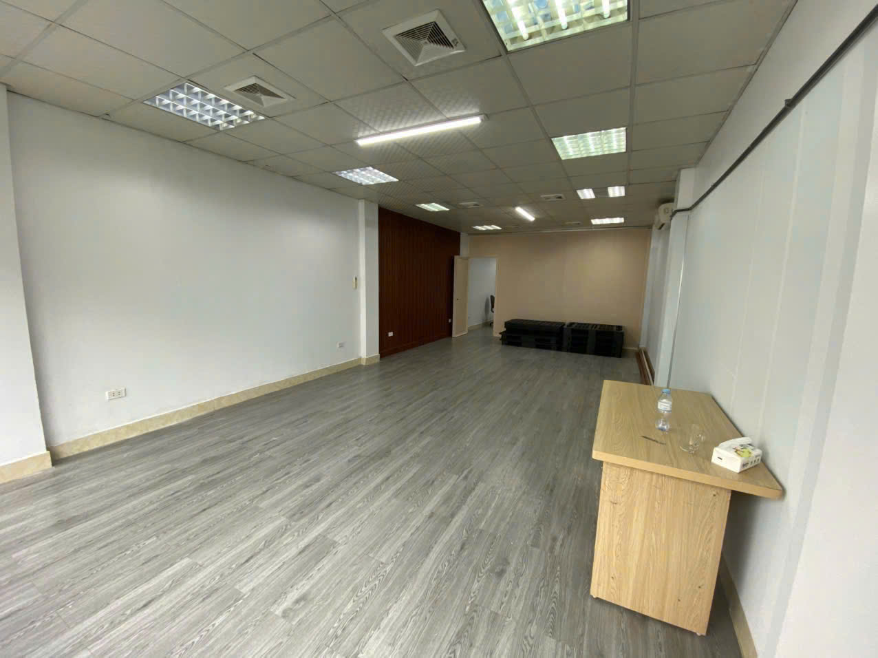 Cho Thuê Văn Phòng Đẹp – Vũ Phạm Hàm, Cầu Giấy – 80m²