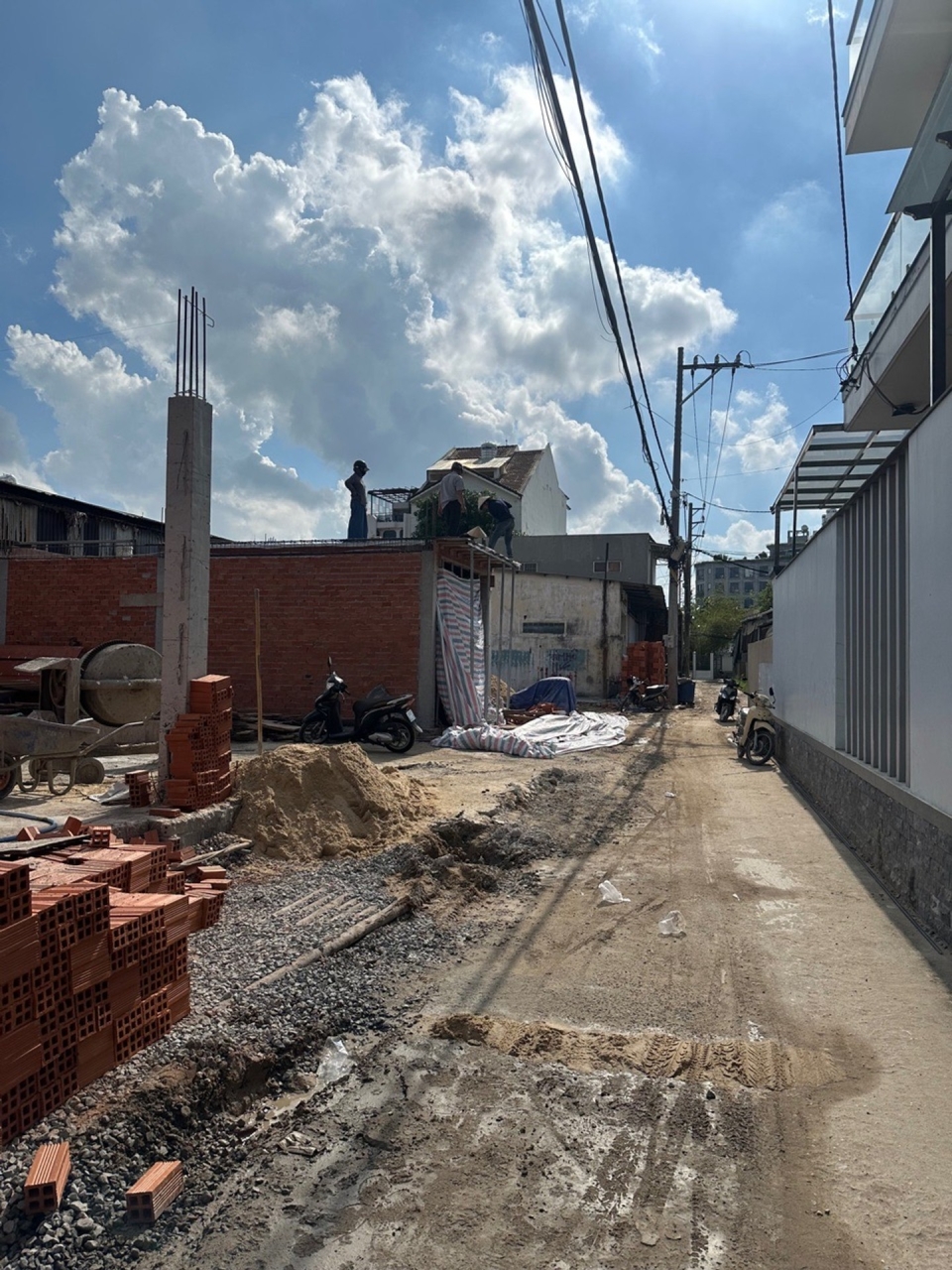 [D2689*] Đất vuông sát Co.opmart Phan Văn Hớn - Chỉ 5.x tỷ!