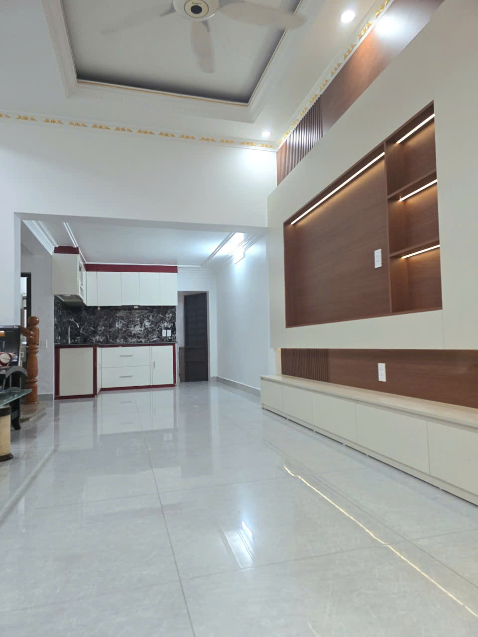 BÁN NHÀ 4 TẦNG HÀNG KÊNH – LÊ CHÂN