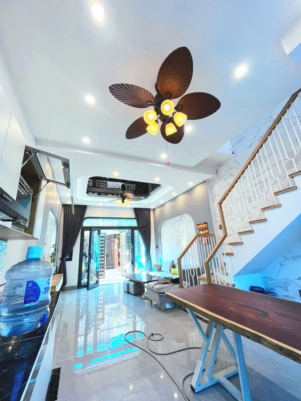 Bán nhà 4 tầng, 50m2, đường Nguyễn Duy Trinh, Q9, Thủ Đức, TP HCM,  sổ hồng riêng, giá 5,19  tỷ.