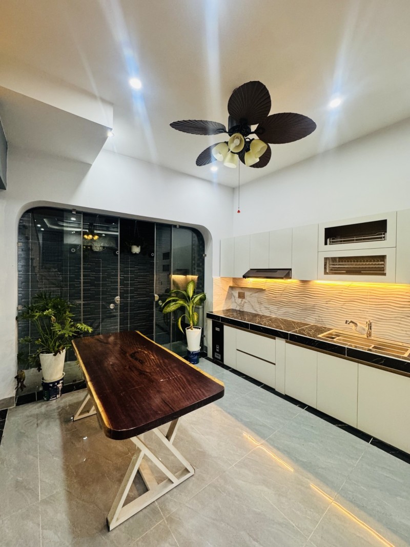 Bán nhà 4 tầng, 50m2, đường Nguyễn Duy Trinh, Q9, Thủ Đức, TP HCM,  sổ hồng riêng, giá 5,19  tỷ.