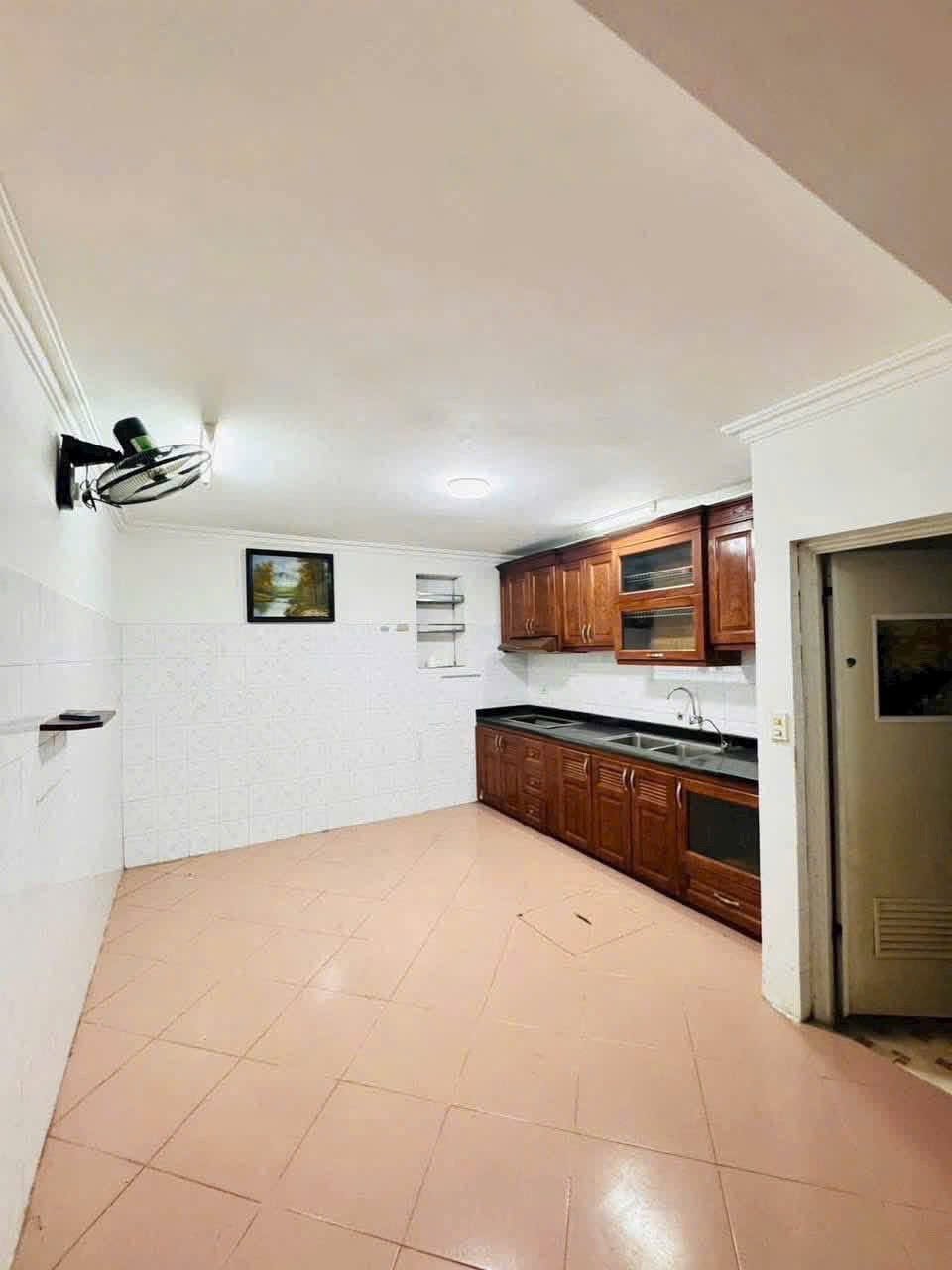Bán nhà 3 tầng ngõ phố Nguyễn Chí Thanh, ph Tân Bình, TP HD, 58.5m2, mt 4.02m, ngõ oto chỉ 3.4 tỷ