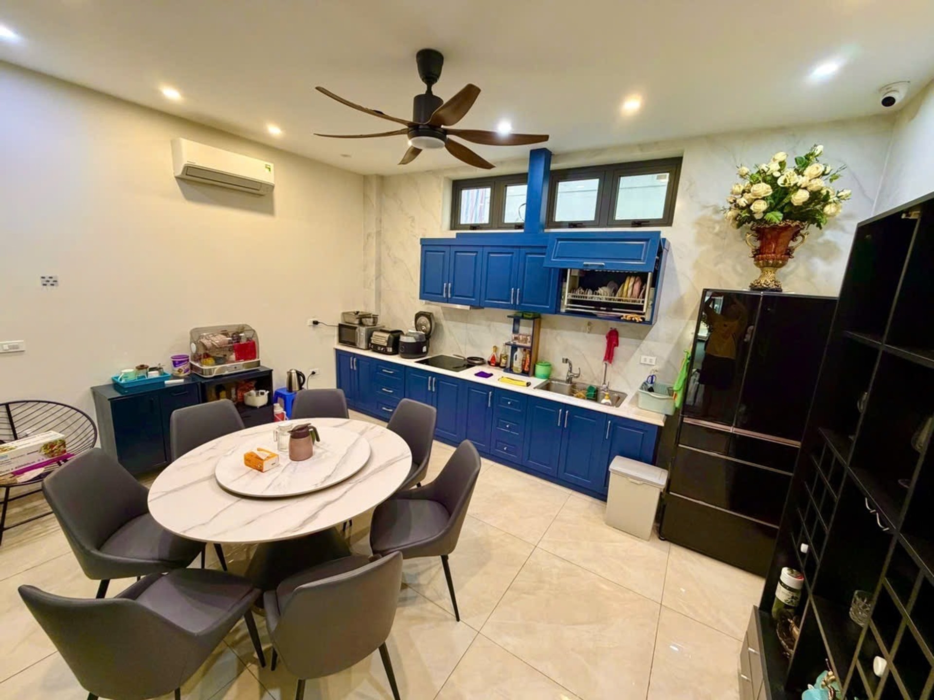 BÁN NHÀ VIỆT HƯNG 75M2- 5 Tầng THANG MÁY- VỈA HÈ, Ô TÔ TRÁNH- 25.x Tỷ