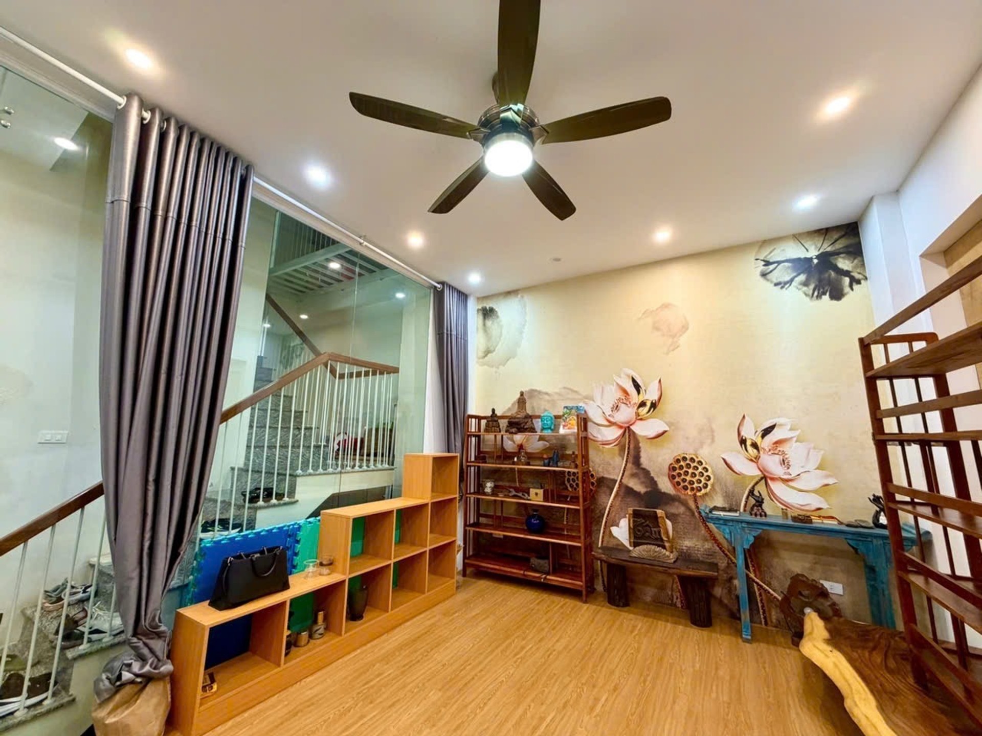 BÁN NHÀ VIỆT HƯNG 75M2- 5 Tầng THANG MÁY- VỈA HÈ, Ô TÔ TRÁNH- 25.x Tỷ