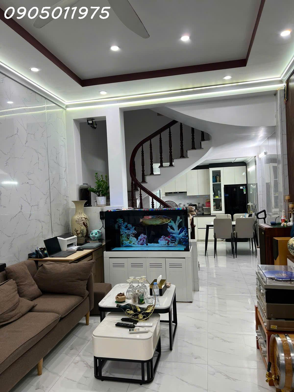 Bán nhà 4 tầng mặt ngõ 464 chợ hàng, trung tâm phường Lê Chân, DT 42.1m2, giá 4.1 tỷ