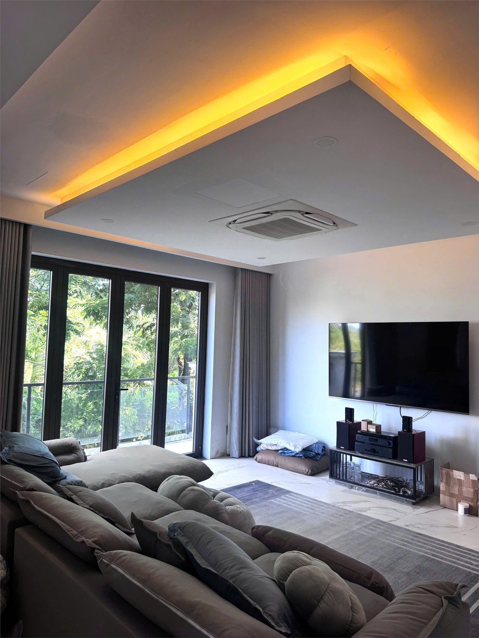 [Chính chủ] Bán shophouse căn góc vị trí đẹp nhất Sim City Q9, hoàn thiện xịn lý tưởng để an cư lạc nghiệp