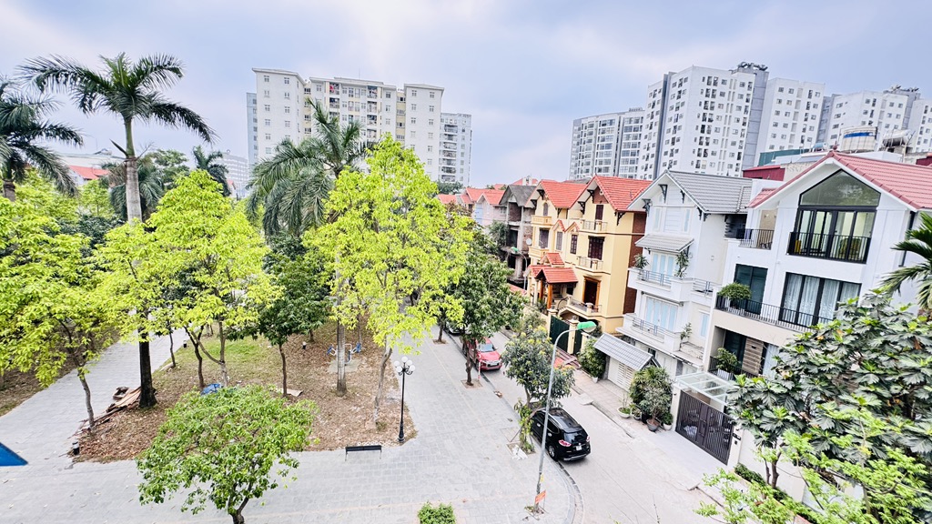 BÁN BIỆT THỰ SÀI ĐỒNG 160M2- 4 Tầng- LÔ GÓC 3 MẶT ĐƯỜNG- 4X Tỷ