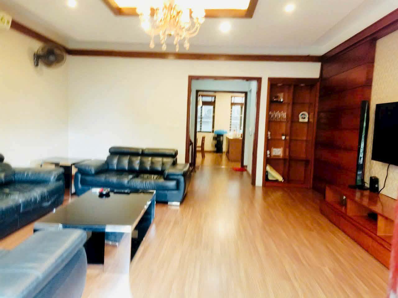 BÁN NHÀ VIỆT HƯNG 90M2- 5 TẦNG MẶT PHỐ VIP- VIEW NOBLE PALACE- 40 Tỷ