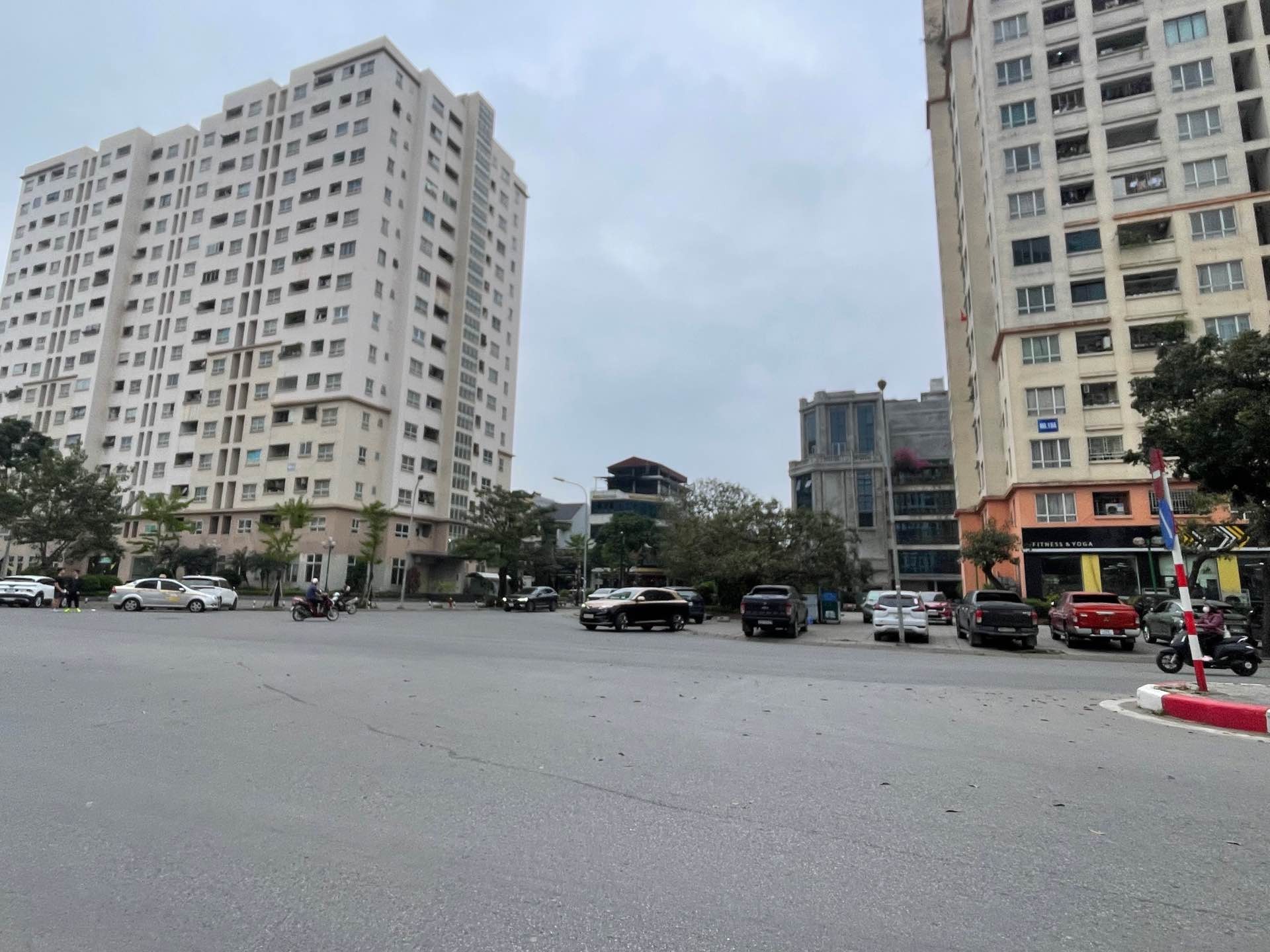 BÁN ĐẤT SÀI ĐỒNG 132M2- MT 6.8m- VỈA HÈ, Ô TÔ TRÁNH- 37.x Tỷ